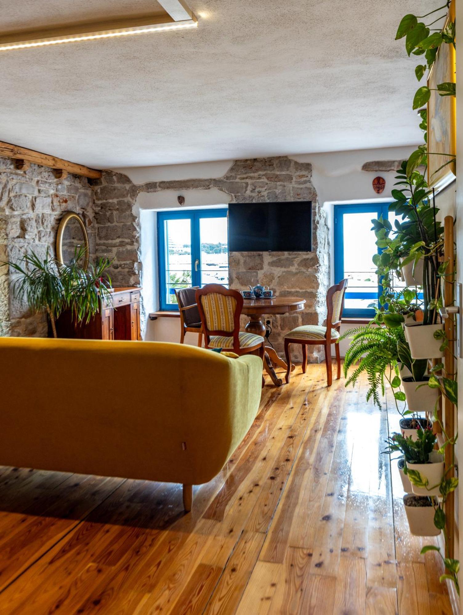 Old House Apartment Vodice Exterior photo